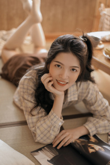 丰满的欲妇在线